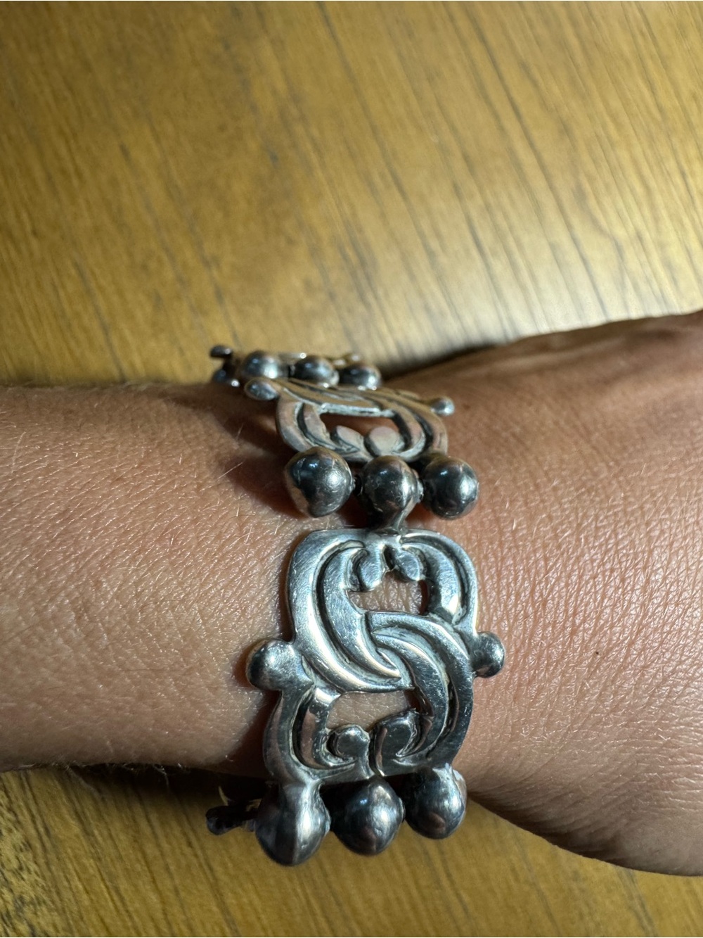 Taxco Silver Linked Knot Bracelet - Picture 7 of 7